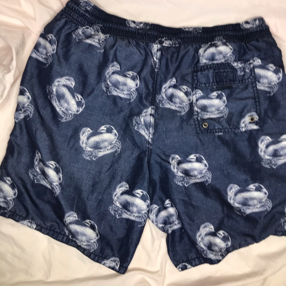 Swim shorts with crab pattern - Picture 8 of 9